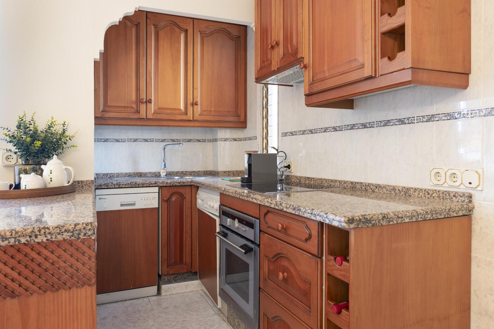 Beachfront Apartment With Terrace And Seaviews Фуэнхирола Экстерьер фото